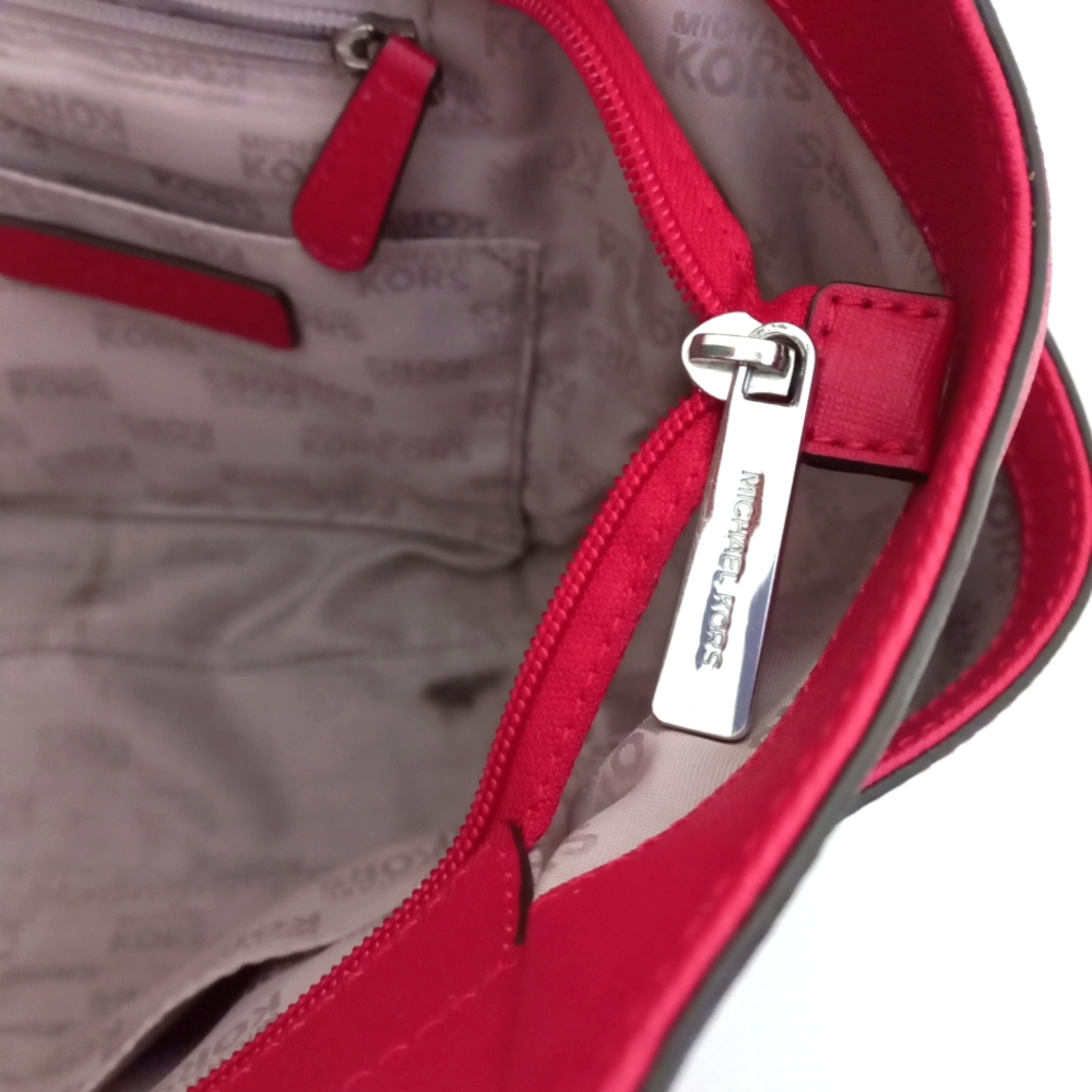 Michael Kors Jet Set Handbag - Picture 4 of 6